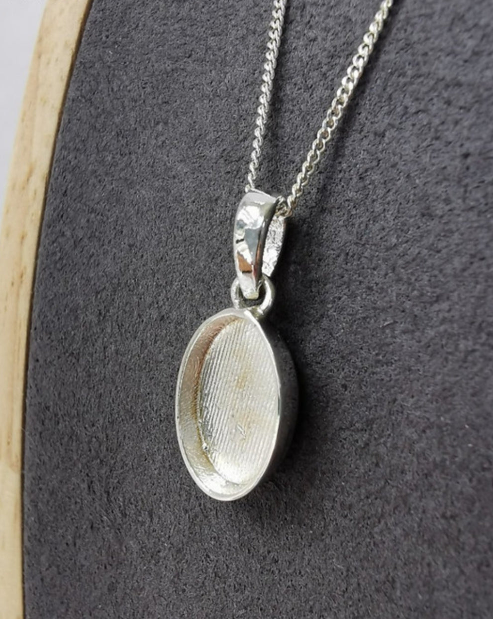 Small Oval Necklace