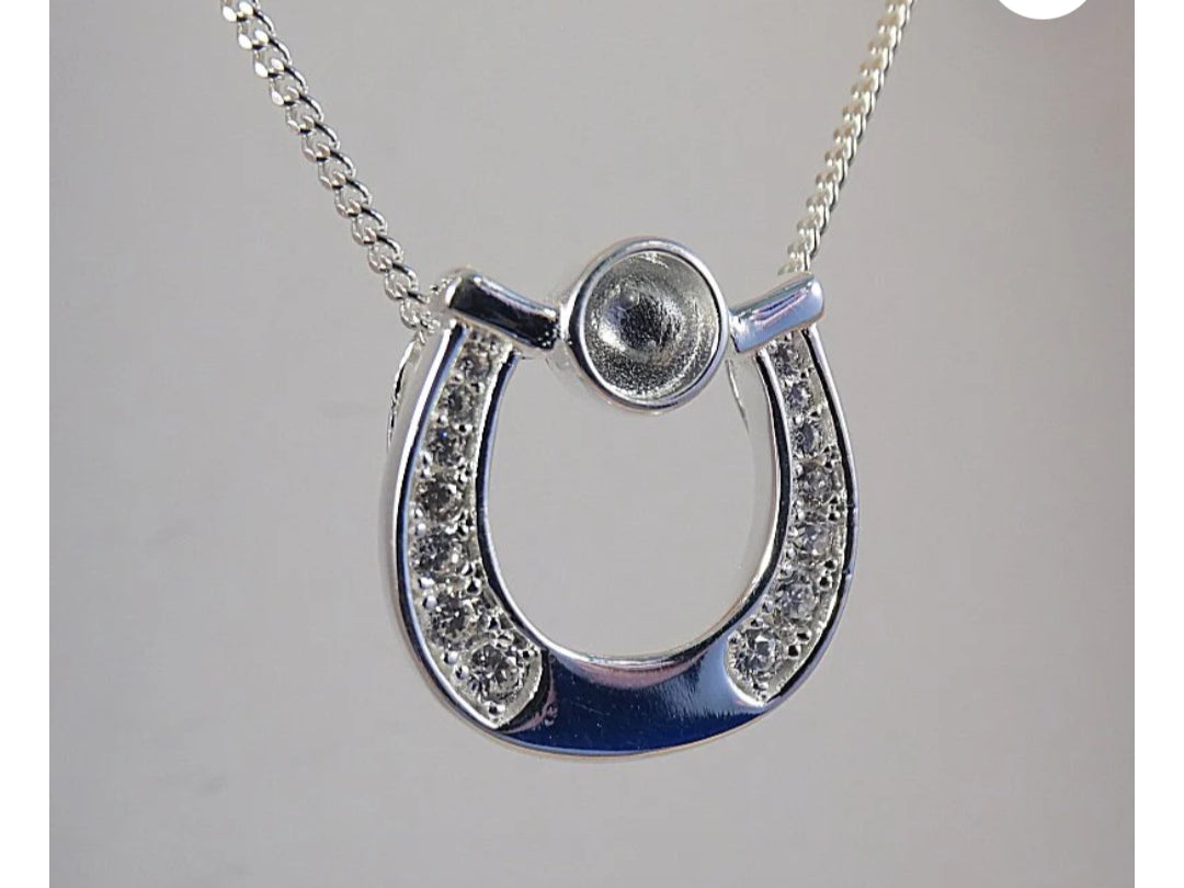 CZ Horse Shoe Pendant