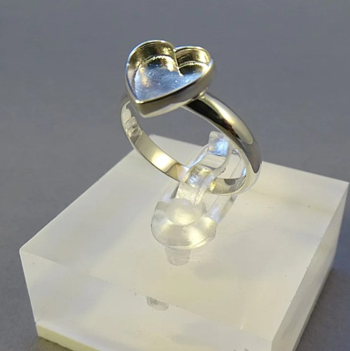 Classic Heart Ring