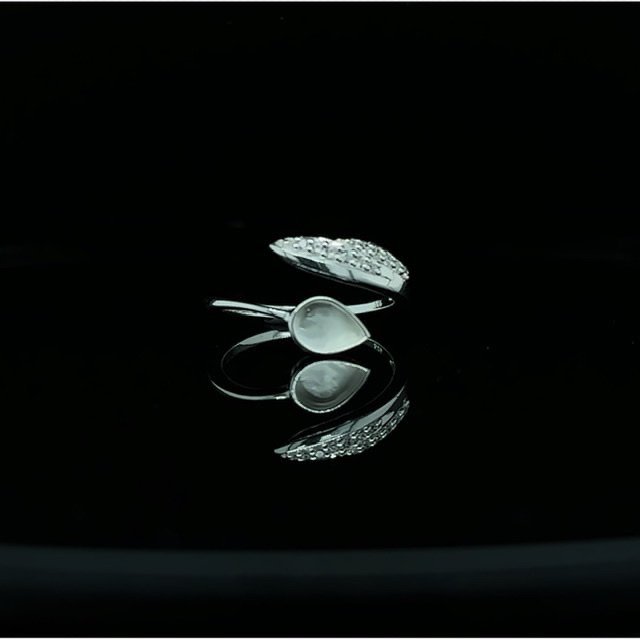 Adjustable Teardrop Feather Ring