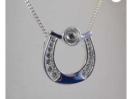 CZ Horse Shoe Pendant